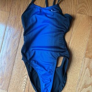 Girls Nike Blue and Black Sporty One Piece Swimsuit size 8/24